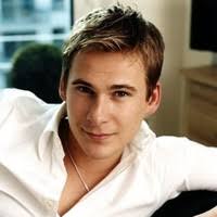 She sits up on the back of the couch and starts pussing pissing over nancy's white lingerie, waking her up immediately. Letra De Turn Your Car Around De Lee Ryan
