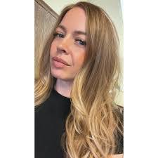 Kari Murphy's Instagram, Twitter & Facebook