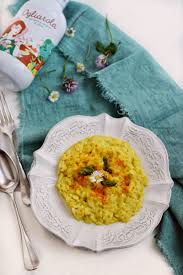 A cottura quasi ultimanta, levare dal fuoco, mescolando aggiungere taleggio e far mantecare il risotto. Risotto Crema Di Asparagi E Arancia Cucina Serena