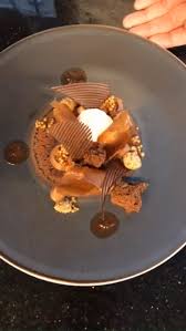 Watch L Ecole Valrhona Pastry Chef Philippe Givre Plate A Stunning And Delicate Dessert During His One Video Food Plating Dessert Presentation Gourmet Desserts