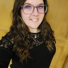 Amanda Hough's Instagram, Twitter & Facebook