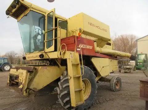 New Holland TR85 Combine