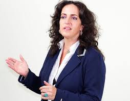 Para la senadora maría fernanda cabal la corrupción en santander dificulta la tarea hacer alianzas. El Lapsus De Maria Fernanda Cabal Que Nuevamente La Tiene En El Paredon De Las Redes