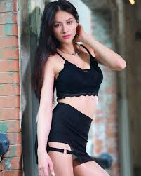 Blackgirl lola is on facebook. Taiwanese Beautiful Long Legs Girl é›ªå²'lola Black Sexy Short Pants And Crop Top