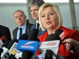 Senator lidia staroń ma w sieci liczne grono sympatyków, dała się bowiem poznać jako osoba walcząca z systemem o prawa najbiedniejszych. Lidia Staron O Walce Z Choroba