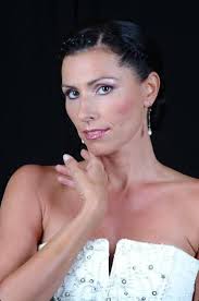 Erika miklósa (born 9 june 1970) is a hungarian coloratura soprano. Erika Miklosa Famousfix Com Post