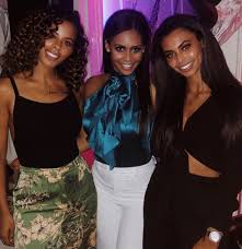 Rochelle eulah eileen humes (née wiseman; Rochelle Humes Stuns Fans As She Poses With Rarely Seen Lookalike Sisters