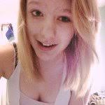 Zoe Lorette's Instagram, Twitter & Facebook