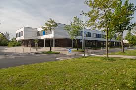 Ursula von der leyen stammt aus der familie albrecht und wuchs bis 1971 in brüssel, anschließend im südöstlich von hannover gelegenen ilten auf. Weimarer Bogen 38 Reihenhauser In Burgdorf An Den Hecken