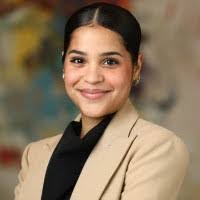 Jen Perez's Instagram, Twitter & Facebook