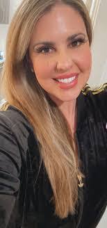 Danielle Cordell's Instagram, Twitter & Facebook