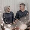 Oleh sebab itu, kenakanlah baju atasan bewarna putih di lemari bisa kamu pilih untuk digunakan saat melakukan prosesi foto prewedding dengan pasangan. Https Encrypted Tbn0 Gstatic Com Images Q Tbn And9gcsgj Fx460g5b1j89bmv2sg9nazpwzhcqnpfulavpquq2x8uf E Usqp Cau