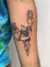 First tattoo yesterday The Iron Giant in flight | Creative tattoos, Left  arm tattoos, Robot tattoo
