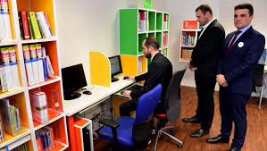 Localisation 335 route d'avignon 30000 nîmes gps : Agen Un Nouvel Espace Metiers A Pole Emploi Ladepeche Fr