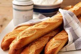 Baguette adalah salah satu jenis roti perancis yang paling populer di seluruh dunia. 5 Roti Khas Perancis Yang Unik Tapi Rasanya Nikmat Trippers Id