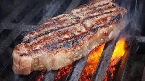 Kamu dapat memanggang daging sapi di atas pemanggang arang, grill pan, maupun wajan teflon antilengket. Cara Membuat Steak Daging Sapi Di Rumah Ala Restoran Empuk Nan Menggoda Lifestyle Liputan6 Com