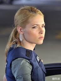 莎拉·林德_演员_作品_个人资料_简历_生日_留言- 酷乐米