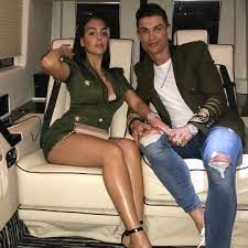 Morena, de ojos oscuros y mirada felina. Juventus Georgina Rodriguez Enciende Las Redes Con Coqueto Mensaje A Cristiano Ronaldo Soy Futbol