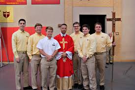Crusaders Learn to Carry Out the Gospel at Easter Liturgy