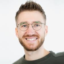 Robert Krajewski's Instagram, Twitter & Facebook