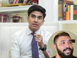 .way chau.lim and his son are suing wan muhammad azri for allegedly spreading false accusations on way chau who was said to have brought on feb 29, 2020, for bringing in rm2mil cash without proper declaration.kuala lumpur: Wan Muhammad Azri Wan Deris Sinar Harian