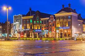 Kunstwerk Sfeervolle Zuidwand Grote Markt Groningen Van Frenk Volt Groningen Netherlands House Styles