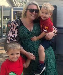 Sara davies's income source is mostly from being a successful. Sara Davies Bio Net Worth Story Married Parents Husband Family Nationality Age Height Wiki Awards Facts Education Career Dies Kids Gossip Gist