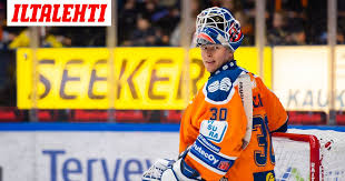 Maalivahti emil larmi pysäytti muun muassa kaksi radek koblizekin yritystä. Emil Larmi Christian Heljanko Ja Niklas Backstrom Hpk N Tahtivahti Syrjayttaa Tapparan Taman Kauden Veskarit