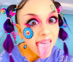 LULU by Zheani is out NOW! Go watch the video