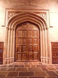 Du kannst helfen, ihn zu erweitern. The Great Hall Door Warners Harry Potter Studiotour Harry Potter Room Decor Hogwarts Entrance Hogwarts