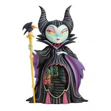 Maléfique est une belle jeune femme au coeur pur qui mène une vie idyllique au sein d'une paisible forêt dans un royaume où règnent le bonheur et l'harmonie. Disney Statuette The World Of Miss Mindy Presents Malefique La Belle Au Bois Dormant 26 Cm Figurine Discount