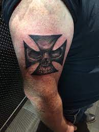 The iron cross is still one of the earliest recognizable and symbolic symbols in the human civilization. Count S Tattoo Co On Twitter Skull Iron Cross Tattoo By Andrey Andrade Skull Skulltattoo Ironcross Ironcrosstattoo