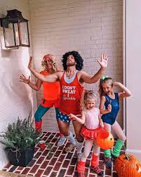 Un large choix et des petits budgets. 1001 Idees Un Deguisement Annee 80 Un Brin Nostalgique Deguisement Annees 80 Deguisement Famille Costume Halloween Enfant