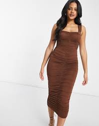 Newasia blu del raso delle donne del vestito senza spalline ruffles scollo a cuore abiti da bodycon del partit. Saluscampusdemadrid Design Vestito A Fascia Midi Arricciato Cioccolato Con Scollo A Cuore Saluscampusdemadrid