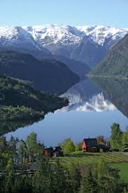 Stay And Hike In Ulvik At Brakanes Hotel Foto R Kager Places To Travel Beautiful Places Scenery