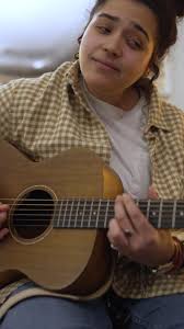 closing out our WARM jam sesh, we enter the intimate and whimsical space of  @_willamarj ✨ her personal sound radiates a sense of comfort & nostalgia 😌  tune in to her set