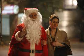 Bir kere noel babanın tam olarak ne olduğunu bilmemektedir. Jolly Life 2009 Imdb