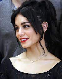 Attrici, vanessa hudgens, attrice, americana, capelli neri, occhi castani, cantante, sorriso, sfondo hd. Ecco Tutte Le Star Che Hanno Scelto I Capelli Neri Vogue Italia