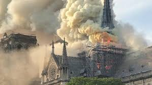 Notre dame de paris , the international musical spectacular that has captivated over 13 million people in 23 countries, makes its new york debut at lincoln center's david h. Incendiu La Catedrala Notre Dame De Paris Video