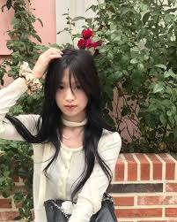 18살 아현이의 사복 ? | @babymonster_ygofficial 해당 이미지들은 베이비몬스터 아현님이 직접 위버스에 올려주신  이미지들이며, 별도의 가공은 하지 않았습니다 (아현이가 너무 예뻐서 장수 꽉 채우느라 엔딩페이지도 못 넣었지뭐에요 ?) WHO IS  SHE ?