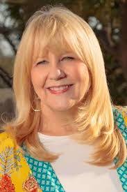 Diane Datz's Instagram, Twitter & Facebook