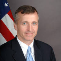 Назначение: 59-CF-DS-26249-06] Официальный портрет Томаса Феча, заместителя  помощника секретаря Бюро по международным делам, связанным с наркотиками и  правопорядком [имя: Энн Томас