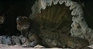звездные войны эпизод 4 новая надежда смотреть онлайн Hd Journey S Sailbacks Yes They Re Big Lizards With Fins Glued To Their Backs And It Wasn T The First Time Dinos Had Been Portr Monster Big Lizard Lion Sculpture