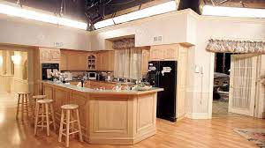 Schau dir unsere auswahl an sopranos house an, um die tollsten einzigartigen oder spezialgefertigten, handgemachten stücke aus unseren shops zu finden. The Sopranos House For Sale In New Jersey For 3 4m Bbc News