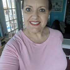 Emily Lott (emilylottt)