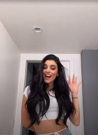 Love me (dixie damelio y tu). Dixie D Amelio Dixie Long Hair Styles Hair Styles