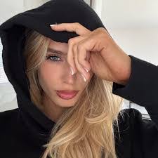 Abigail Lloyd's Instagram, Twitter & Facebook