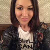 Nicole Fairfield's Instagram, Twitter & Facebook