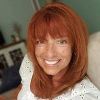 Julie Bouma's Instagram, Twitter & Facebook