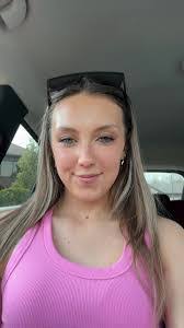 Emily Knipp's Instagram, Twitter & Facebook